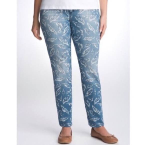 Seven7 Feather Print Skinny Jeans - Picture 2 of 14
